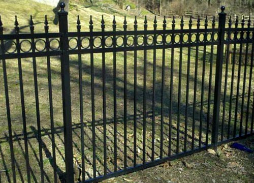 image of aluminum fence